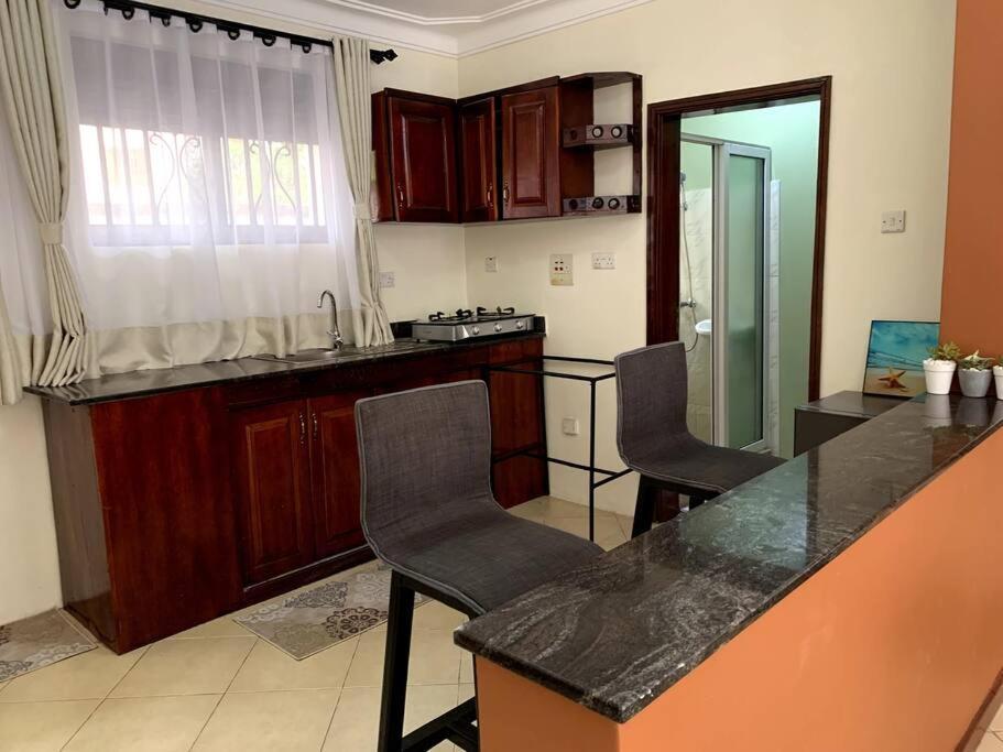 Cozy 2-Bedroom Apartment Within City Limits. Kampala Exterior foto