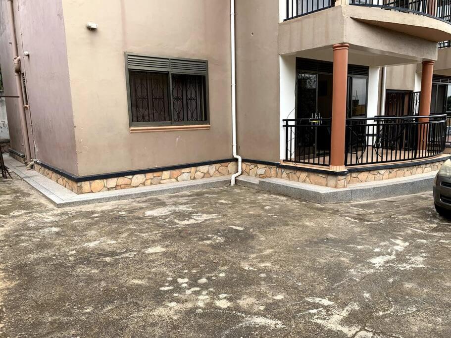 Cozy 2-Bedroom Apartment Within City Limits. Kampala Exterior foto
